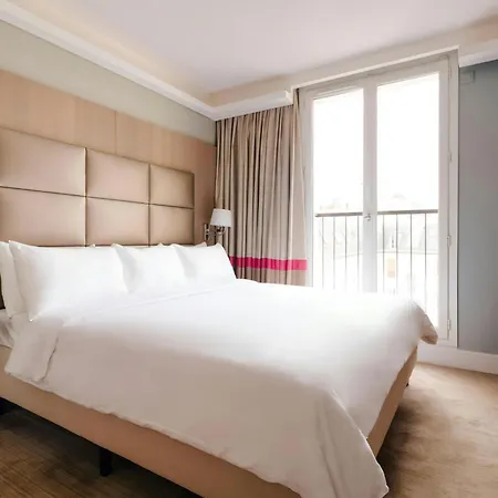 L'Edmond Hotel Parc Monceau Paris